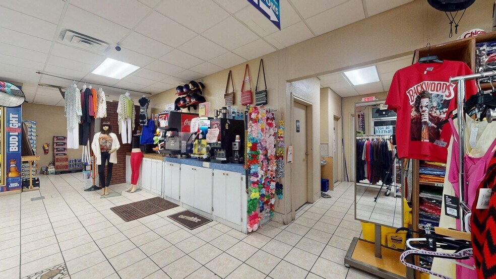 More Photos Of 2410 N State Line Ave, Texarkana Specialty For Sale