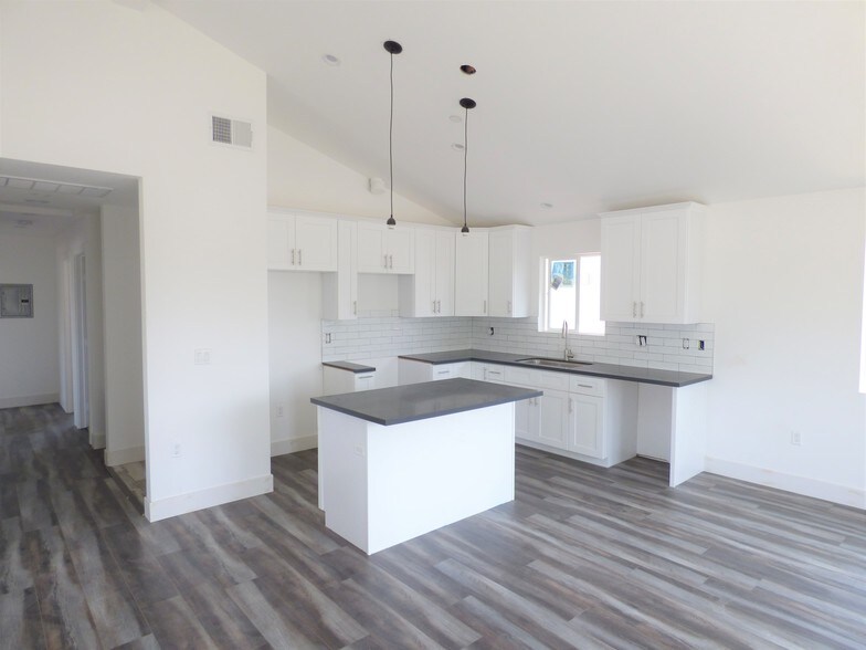 More Photos Of 6732 Irvine Ave, North Hollywood Apartments For Sale