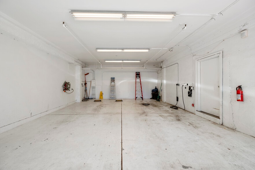 More Photos Of 266-270 14th St, San Francisco Warehouse For Sale