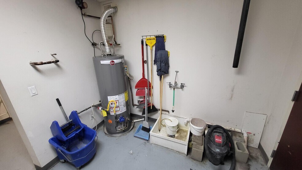 More Photos Of 1825 E Flamingo Rd, Las Vegas Office For Sale