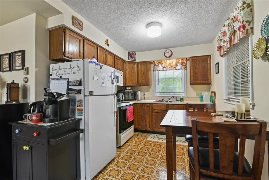 More Photos Of 141 Bellemonte Ave, Hawley Apartments For Sale