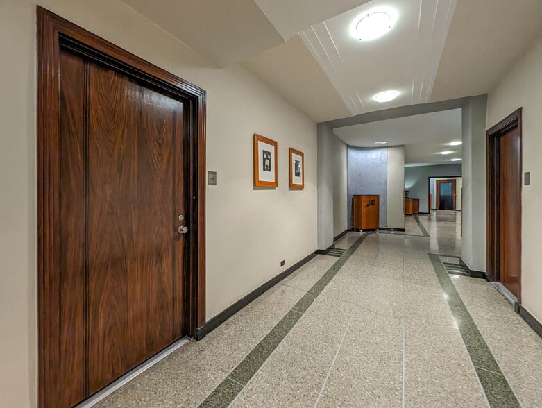 More Photos Of 25 Central Park W, New York Apartments For Sale