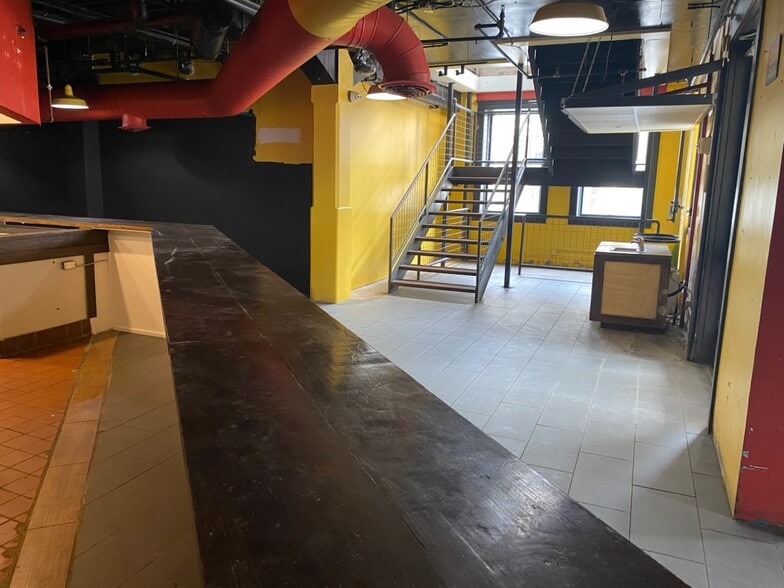 More Photos Of 111 23rd St, Galveston Bar For Lease