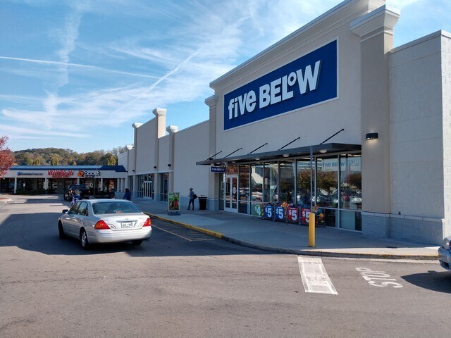 More Photos Of 6719-6741 Clinton Hwy, Knoxville Unknown For Lease