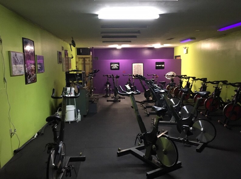 More Photos Of 105 Warwick St, Lititz Freestanding For Sale