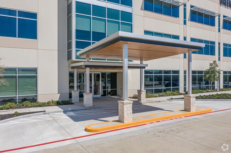 More Photos Of 2051 S Greenhouse Rd, Houston Medical For Lease