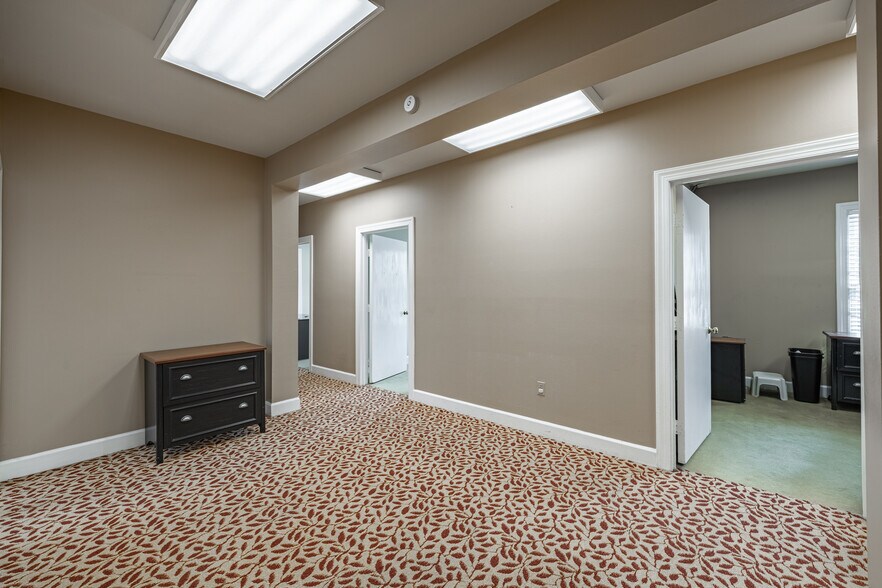 More Photos Of 223-225 N Washington St, Alexandria Office For Lease