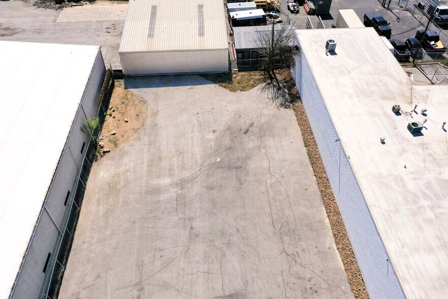 More Photos Of 506 Portland Rd, San Antonio Land For Lease