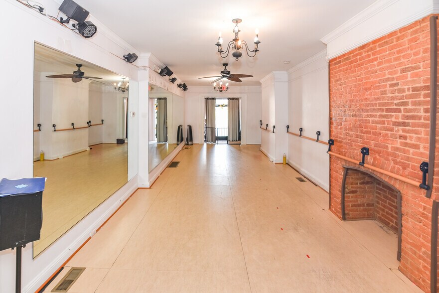 More Photos Of 3547 Chestnut Ave, Baltimore Storefront Retail Residential For Sale