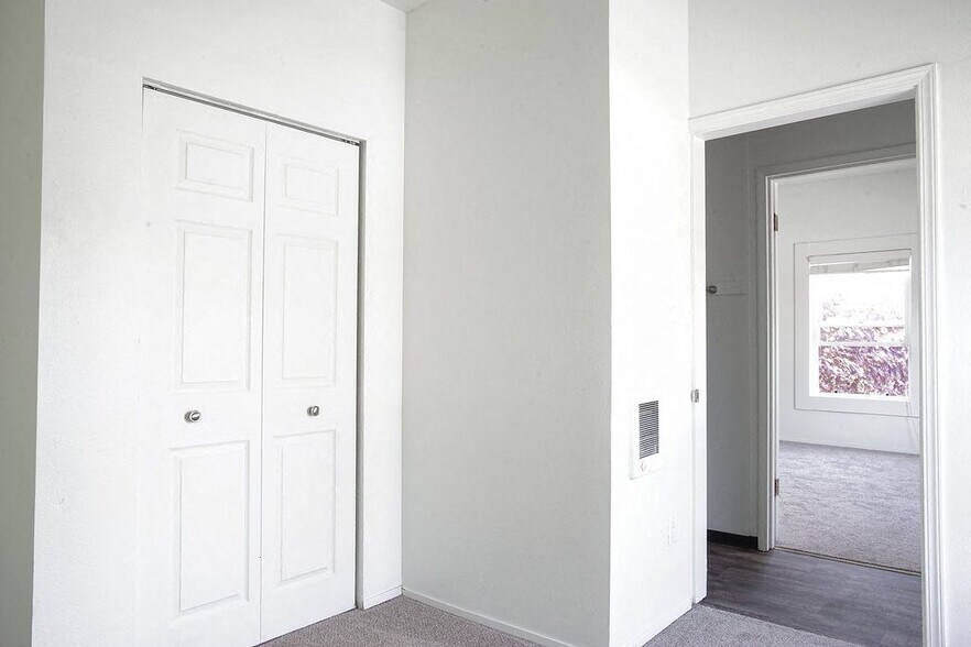 More Photos Of 701-711 E Pike St, Seattle Apartments For Sale