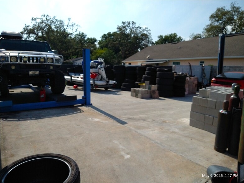 More Photos Of 715 W Waters Ave, Tampa General Retail For Sale