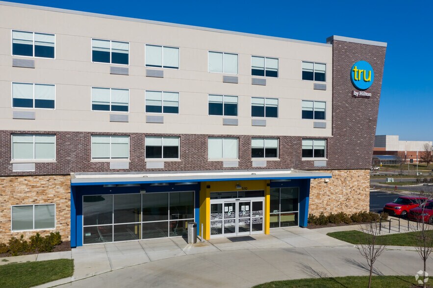 More Photos Of 510 Wakarusa Dr, Lawrence Hotel For Sale