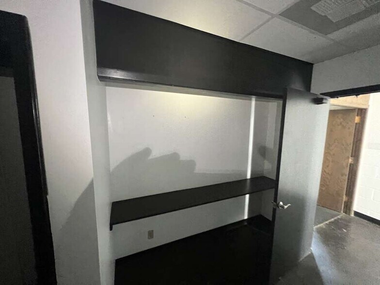 More Photos Of 1120 E Sen Carlos Truan Blvd, Kingsville Restaurant For Sale