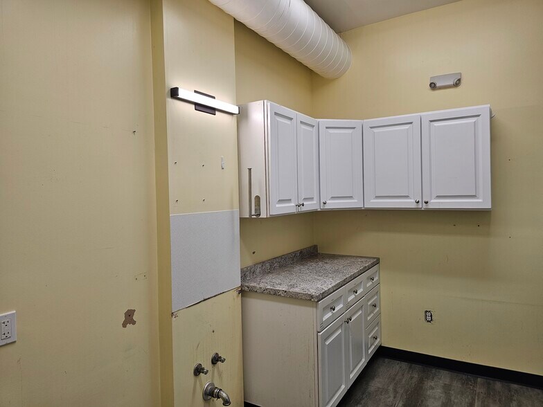 More Photos Of 3106 Rolison Rd, Redwood City Freestanding For Sale