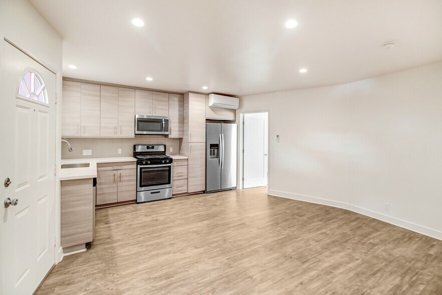 More Photos Of 700 S 6th St, Burbank Apartments For Sale