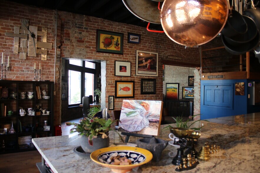 More Photos Of 537 Main St, Buffalo Storefront Retail Residential For Sale