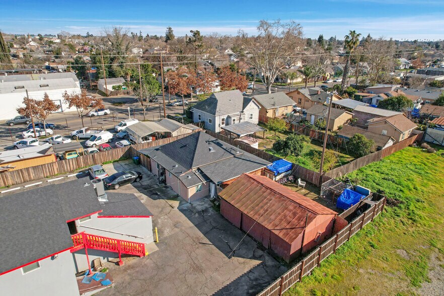 More Photos Of 104 E Lodi Ave, Lodi Storefront Retail Office For Sale