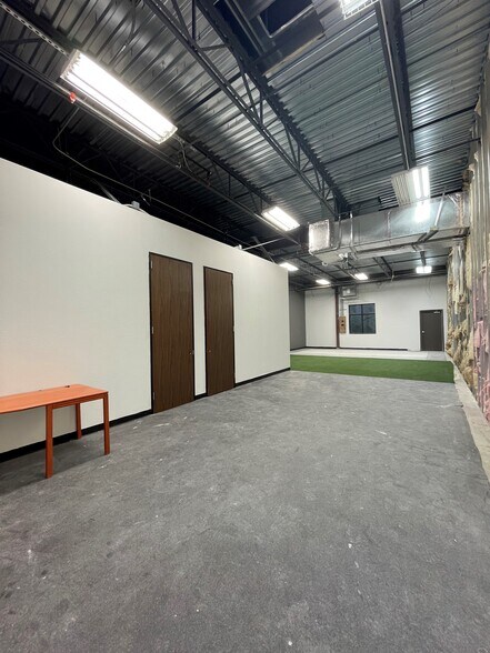 More Photos Of 8101 Kuykendahl Rd, The Woodlands Office For Lease