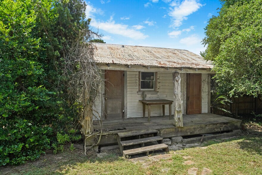 More Photos Of 19493 Keenan Cut Off Rd, Montgomery Office Residential For Sale