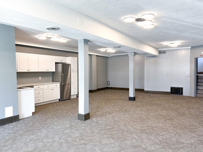 More Photos Of 427 S Whittaker St, New Buffalo Storefront For Sale