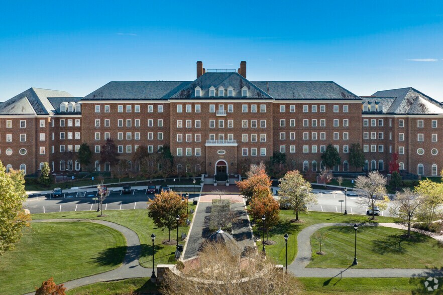 More Photos Of 14501 George Carter Way, Chantilly Office For Lease