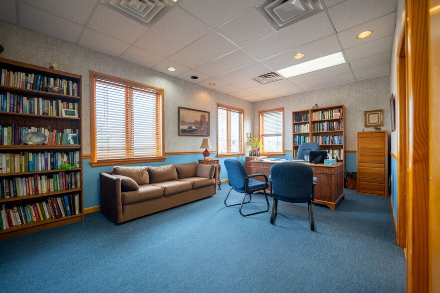 More Photos Of 3519 Bigelow Blvd, Pittsburgh Office For Sale