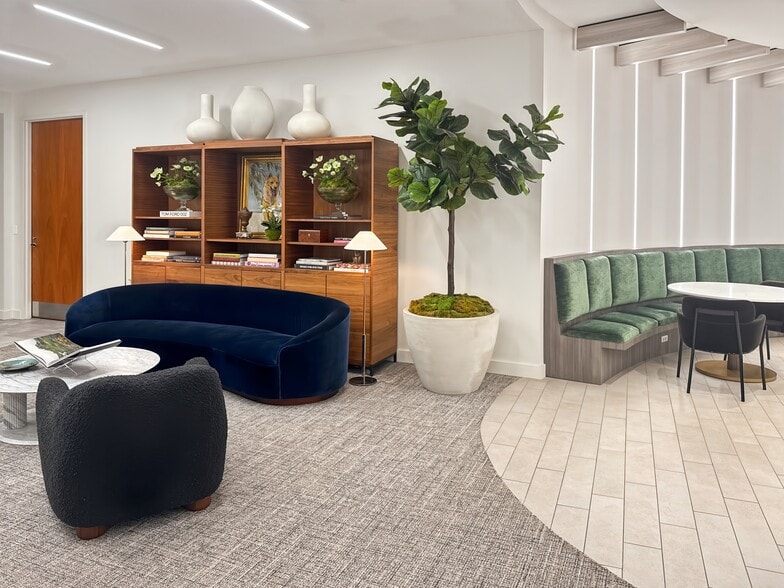 More Photos Of 5555 Glenridge Connector, Atlanta Coworking Space
