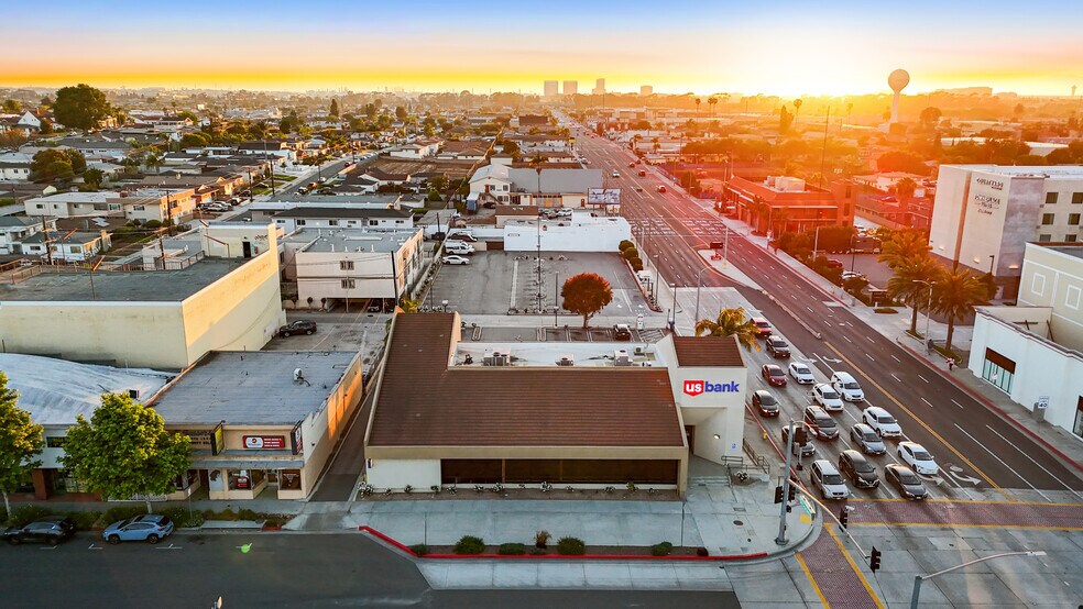 Primary Photo Of 12801 Hawthorne Blvd, Hawthorne General Retail For Sale