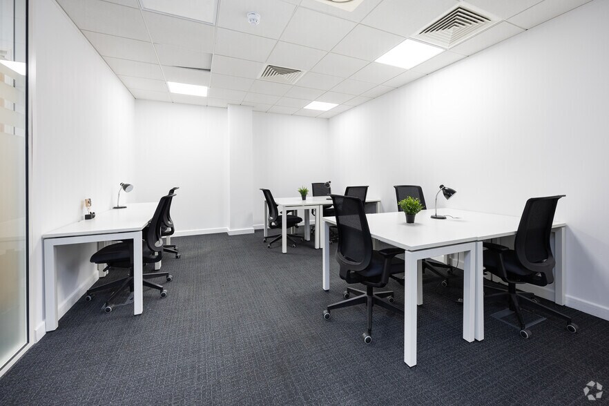 More Photos Of 3 The Drive, Great Warley Coworking Space
