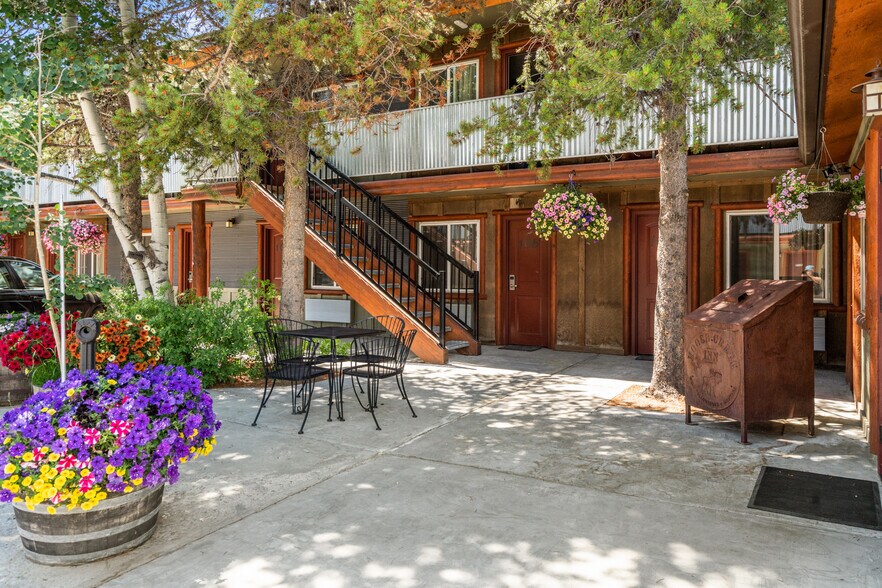 More Photos Of 119 Electric St, West Yellowstone Hotel For Sale