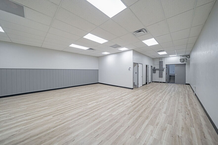 More Photos Of 27 NW Main St, Blackfoot Storefront Retail Office For Sale