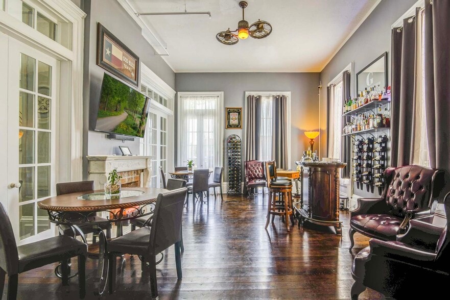 More Photos Of 1502 Market St, Galveston Hospitality For Sale