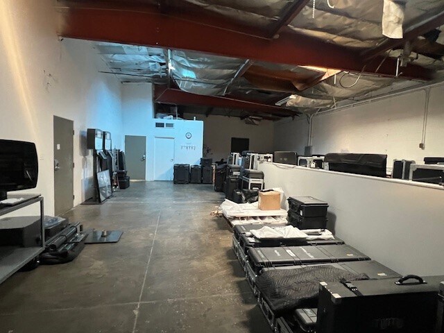 More Photos Of 5722 Tujunga Ave, North Hollywood Manufacturing For Lease