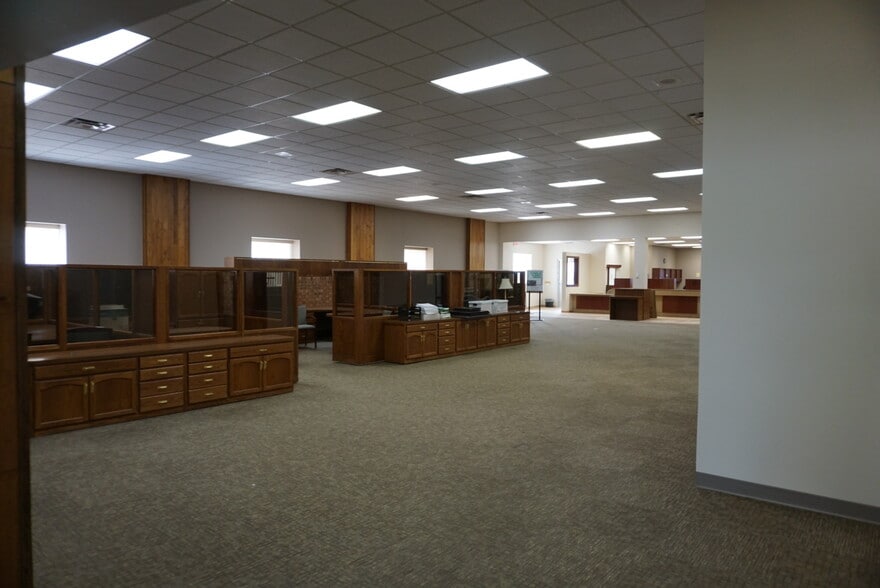 More Photos Of 501 Dakota Ave, Wahpeton General Retail For Sale