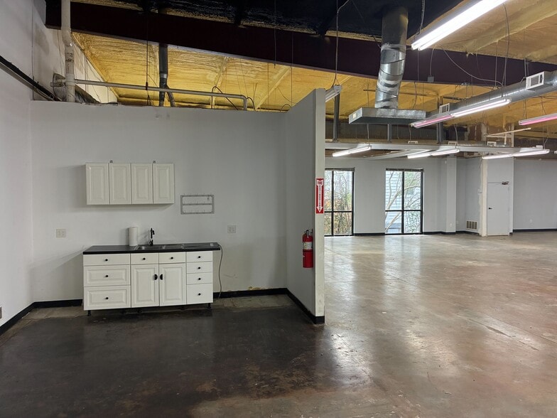 More Photos Of 1150 Hightower Trl, Atlanta Warehouse For Sale