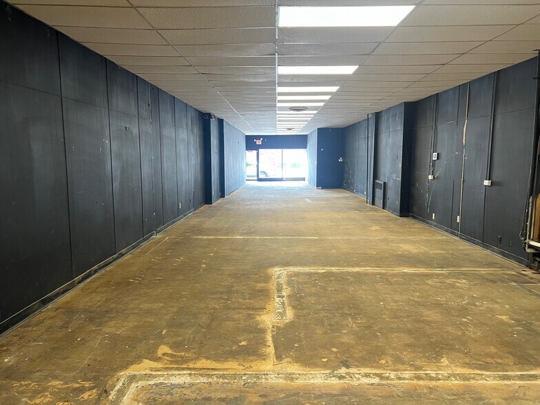 More Photos Of 4539 Montgomery Rd, Cincinnati Storefront Retail Residential For Sale