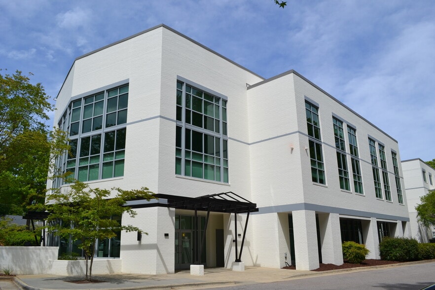 More Photos Of 105 SW Cary Pky, Cary Medical For Lease