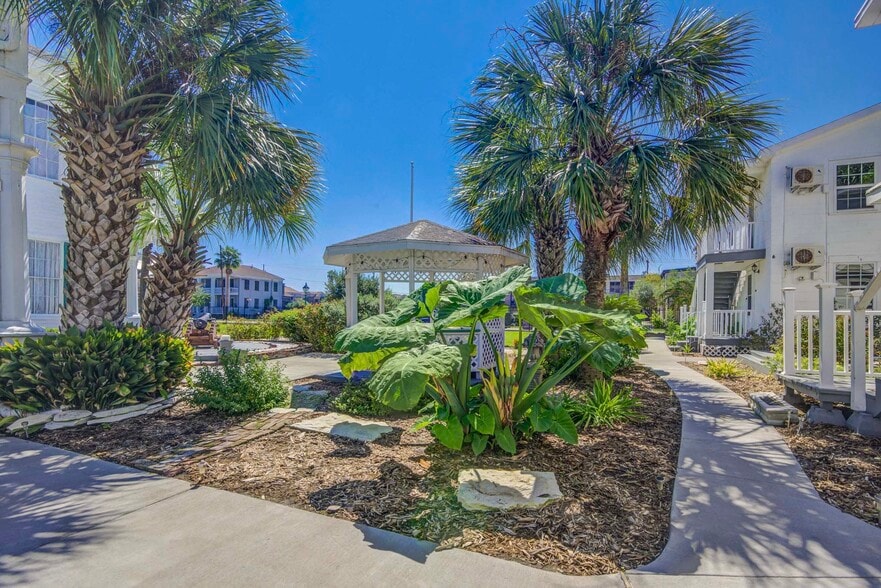 More Photos Of 1502 Market St, Galveston Hospitality For Sale