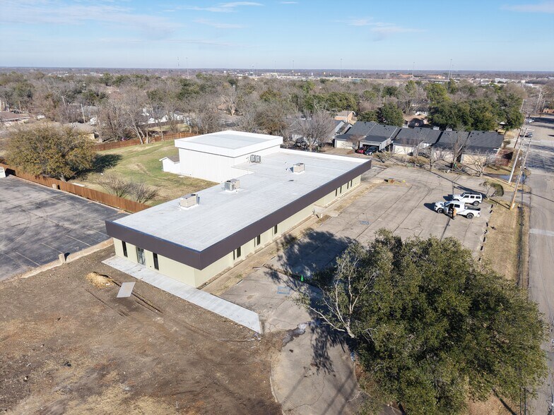 More Photos Of 5605 Wesley St, Greenville Showroom For Lease