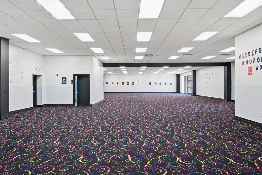 More Photos Of 77 Scattergood Dr NW, Christiansburg Warehouse For Lease