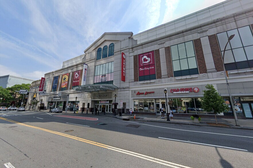 More Photos Of 1-11 City Pl, White Plains Unknown For Lease