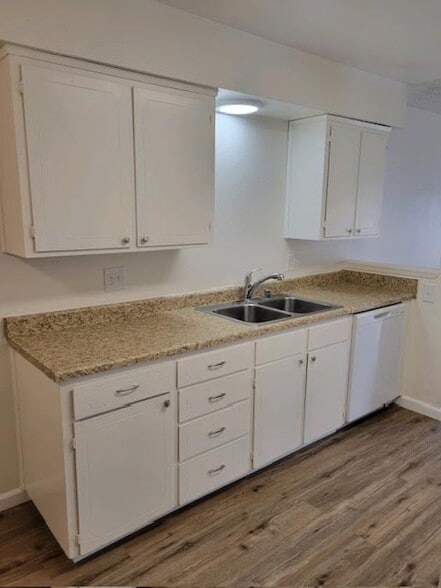More Photos Of 1178 Beverly Blvd, Lemoore Apartments For Sale