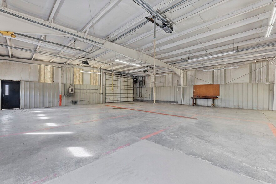 More Photos Of 403 Maple St, Overbrook Industrial For Sale