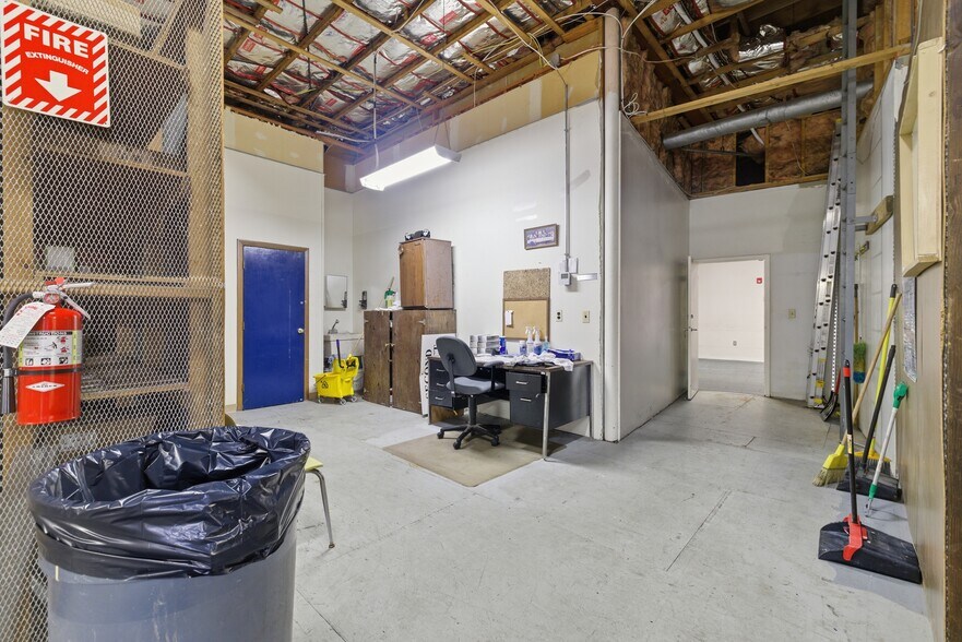 More Photos Of 32 Belmont St, Brockton Office For Lease