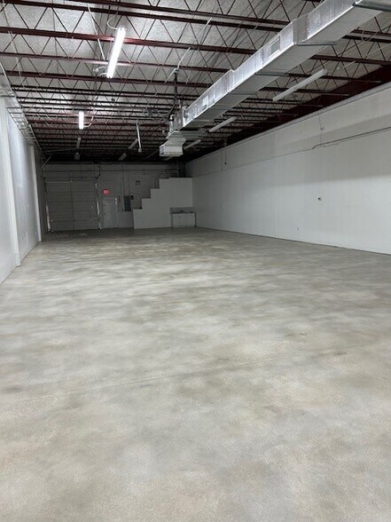 More Photos Of 3908 N 29th Ave, Hollywood Warehouse For Lease