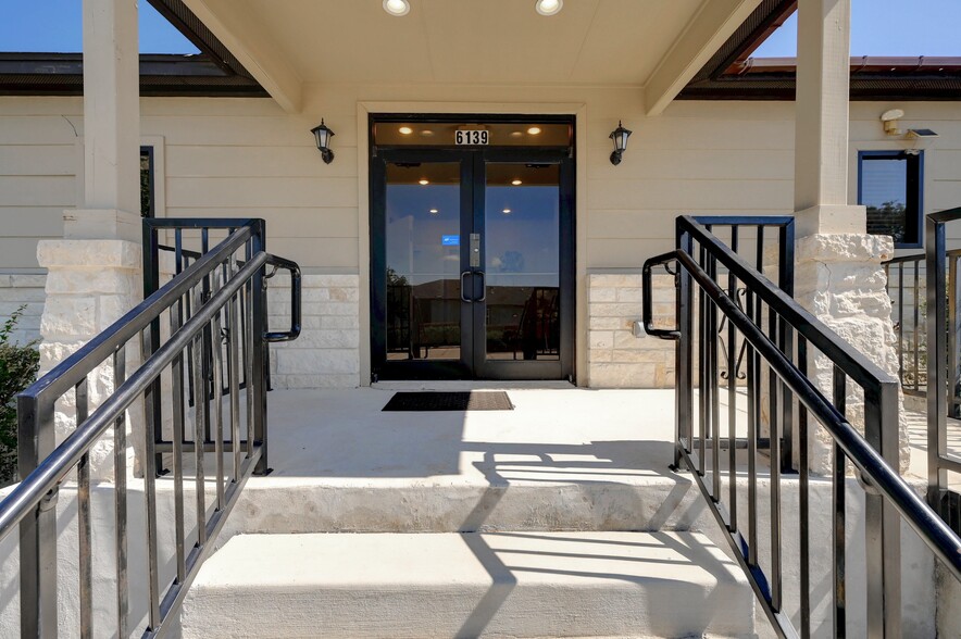 More Photos Of 6123 Ingram Rd, San Antonio Religious Facility For Sale