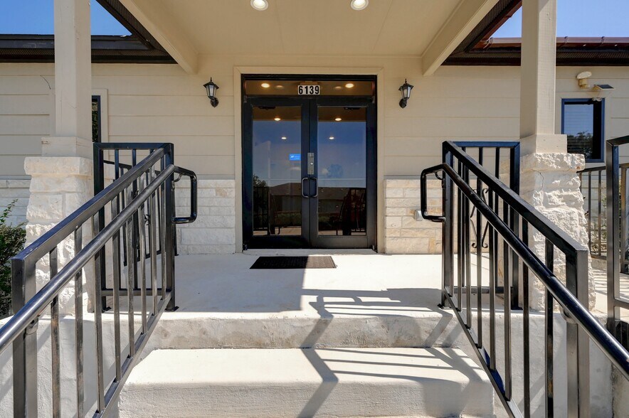More Photos Of 6139 Ingram Rd, San Antonio Religious Facility For Sale