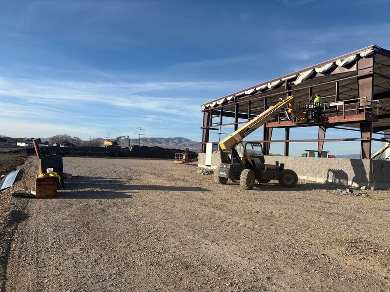 More Photos Of 9471 N 5400 W, Elwood Warehouse For Lease