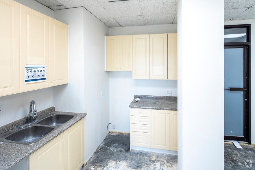 More Photos Of 2171 Avenue Rd, Toronto Office For Lease