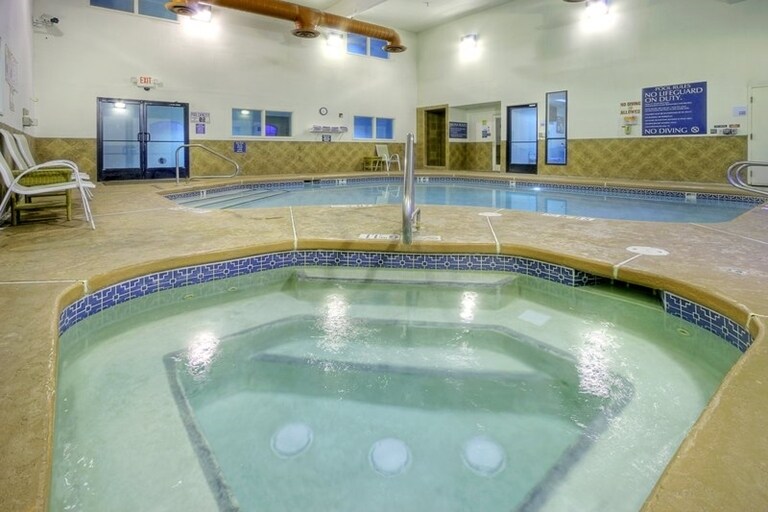 More Photos Of 2300 N Main St, Roswell Hotel For Sale